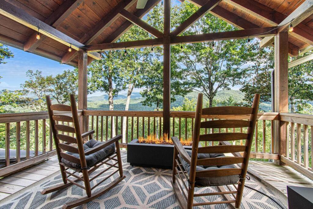 Cherry Log Summit Cabin By Bk Stays - Family Friendly - Playground - Game Room - Jacuzzi - Amazing Mountain Views Екстериор снимка