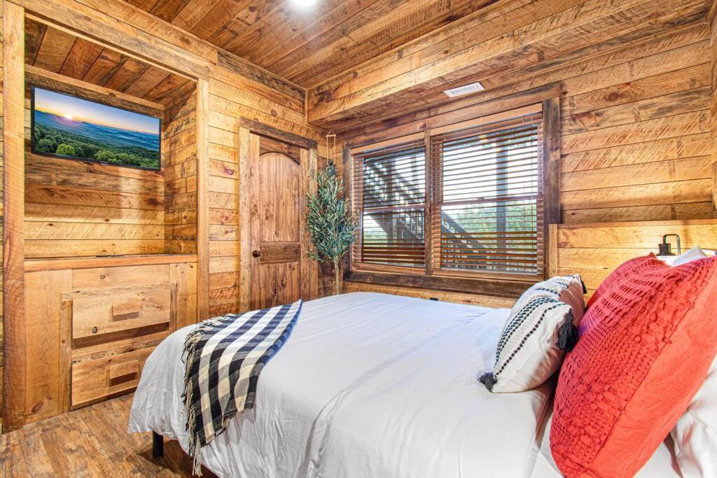 Cherry Log Summit Cabin By Bk Stays - Family Friendly - Playground - Game Room - Jacuzzi - Amazing Mountain Views Екстериор снимка